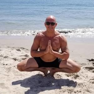 Meet your Posher, Victor